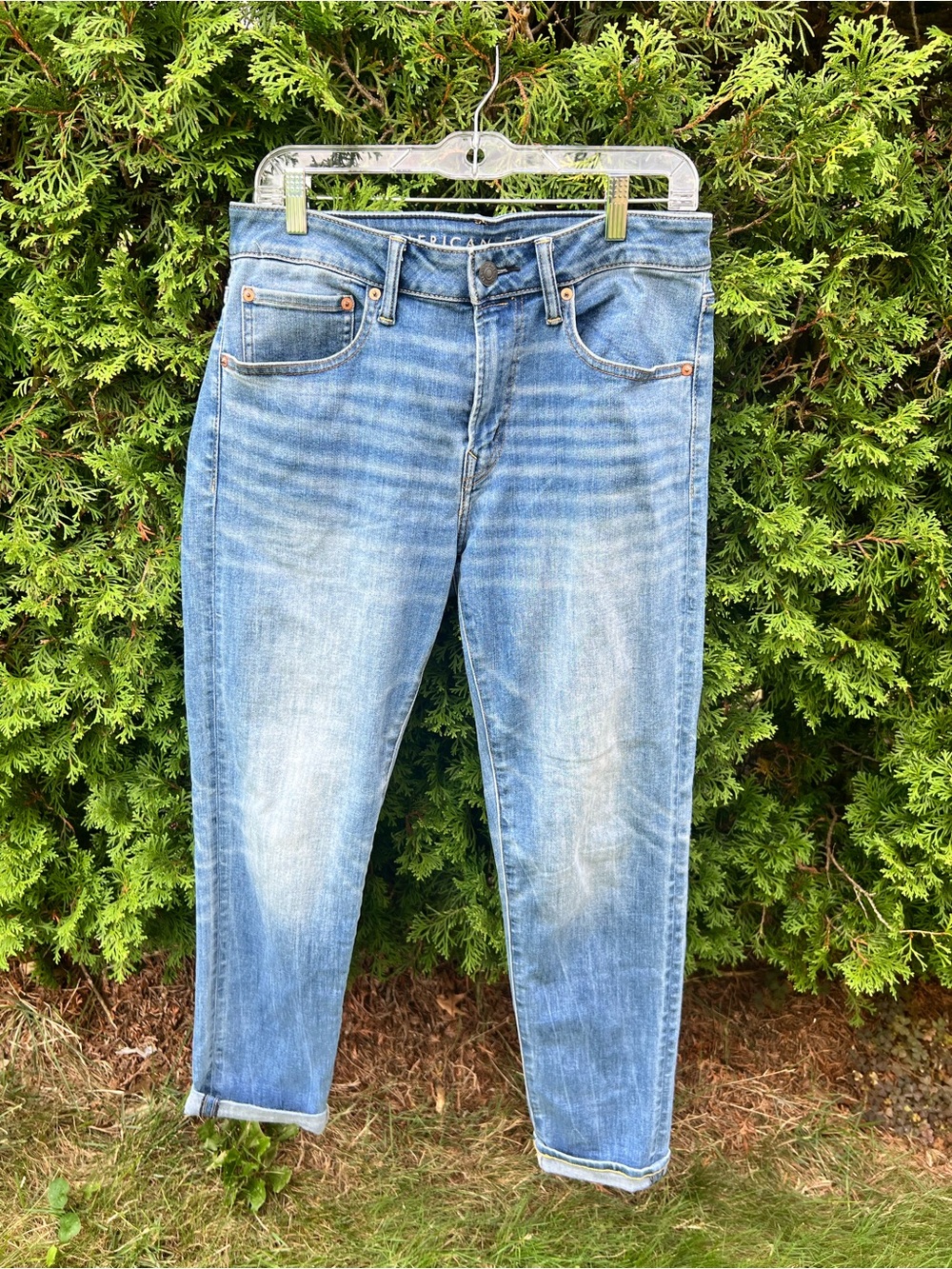 American Eagle Outfitters Light Blue Washed Relaxed Jeans